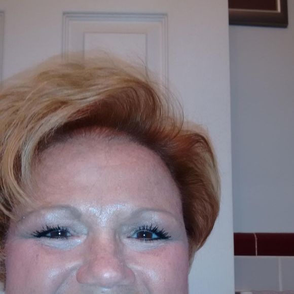 Meet your Posher, Marti - Picture 1 of 1